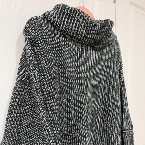 LF Zipper Sweater - Picture 2 of 8